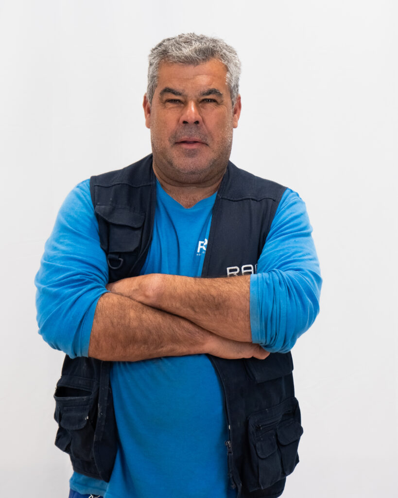 António Coelho, serralheiro na RAL – Rodrigues & Almeida