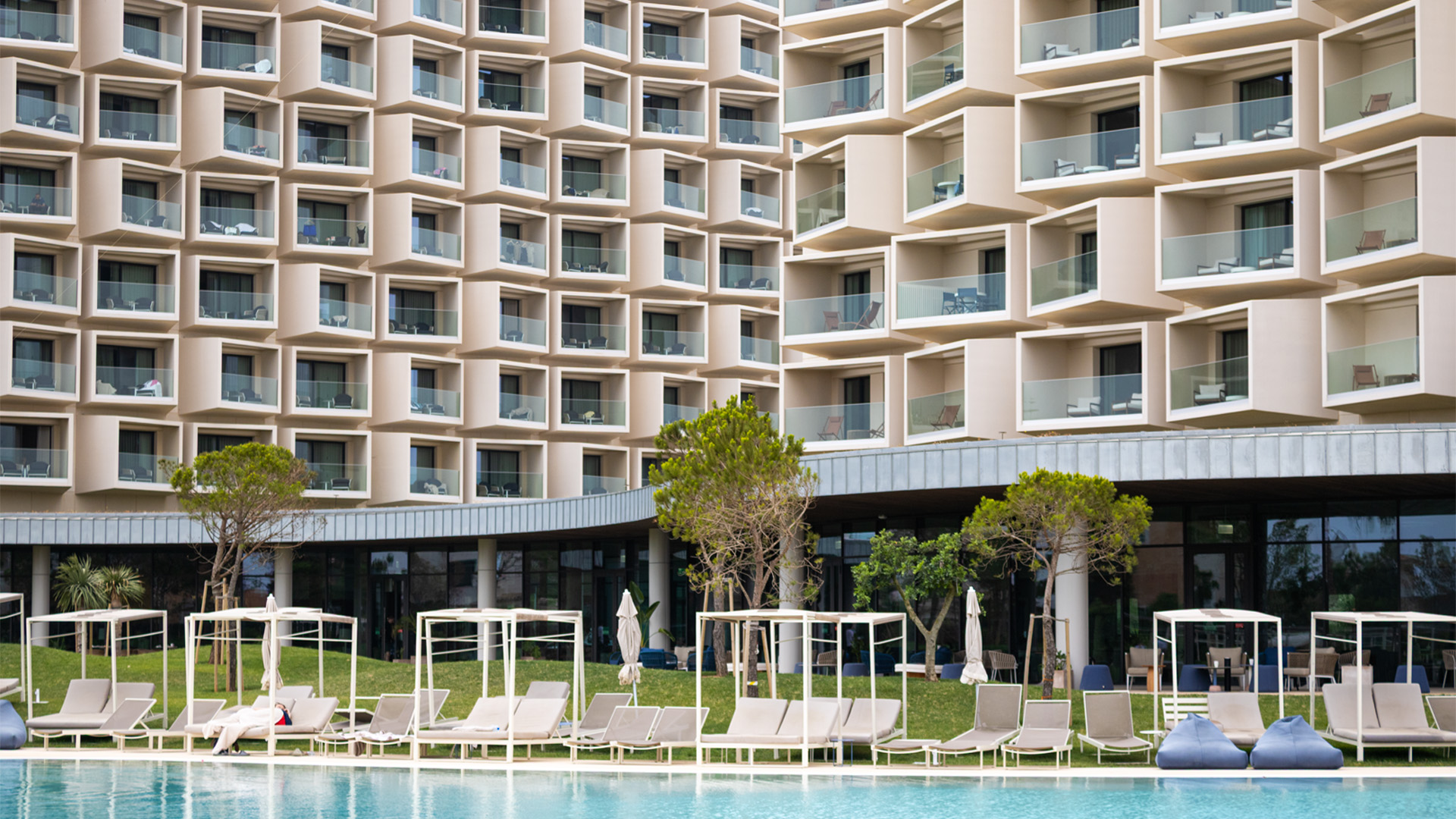 Sun Cliffs Resort Lagos